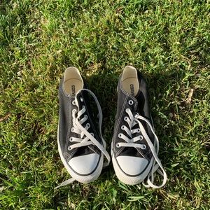 black converse